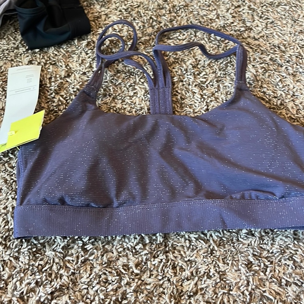 sports bra